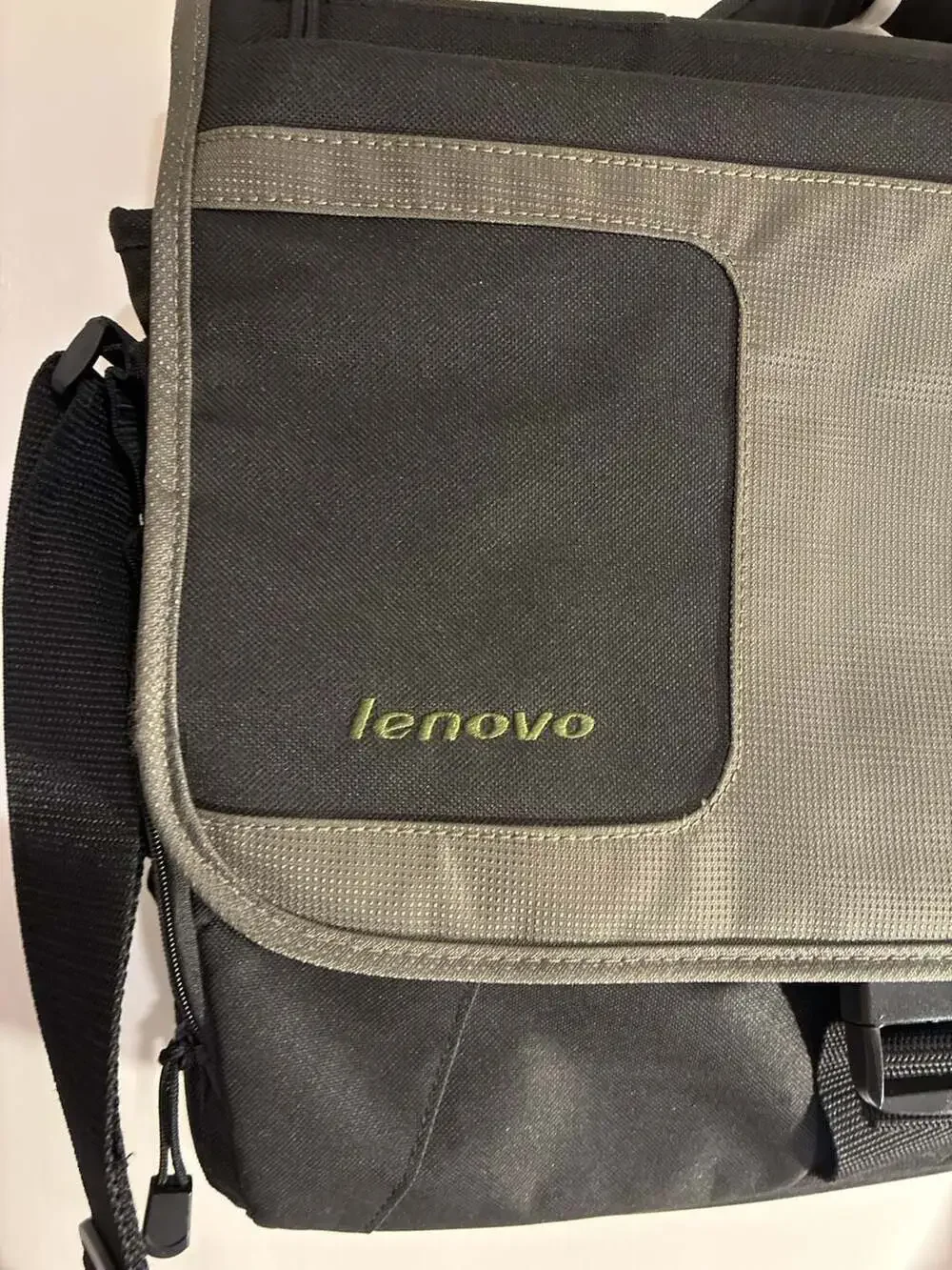Lenovo Laptop Shoulder Bag Messenger 41U253 Black Olive Green